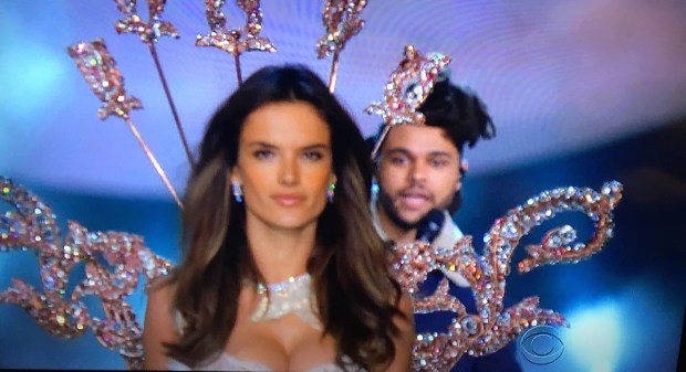 the weeknd vs fashion show