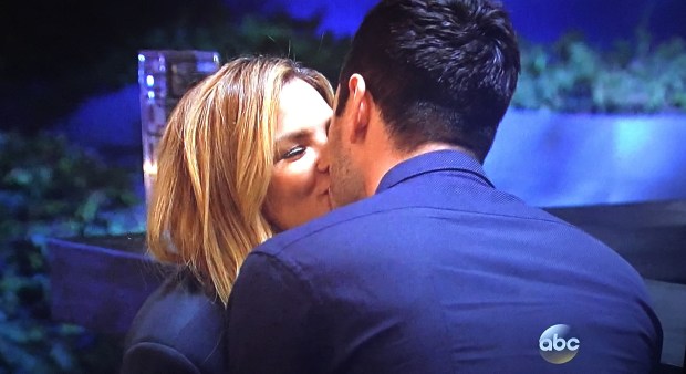 becca ben bachelor kiss