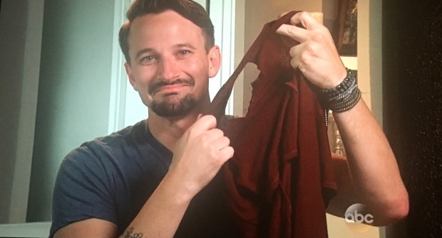 evan ripped shirt bachelor in paradise