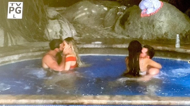 double hot tub make out gross