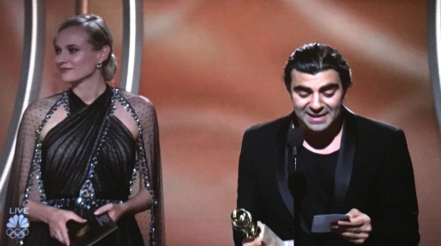 diane kruger cape golden globes 2018.JPG