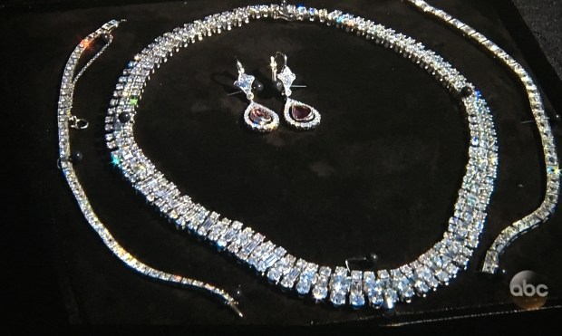 neil lane diamonds date becca arie.JPG